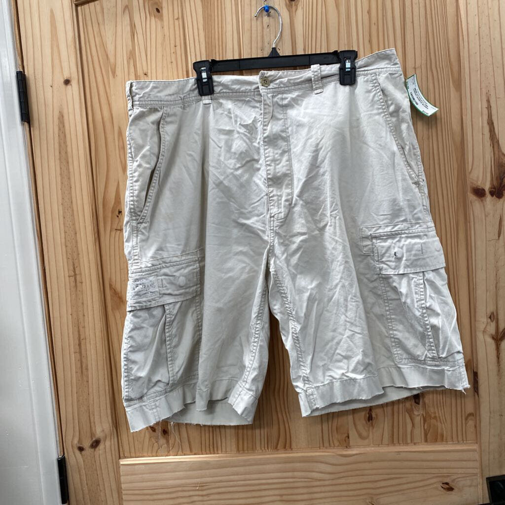 MENS US POLO LT TAN CARGO SHORTS 40 (HAS SPOTS)