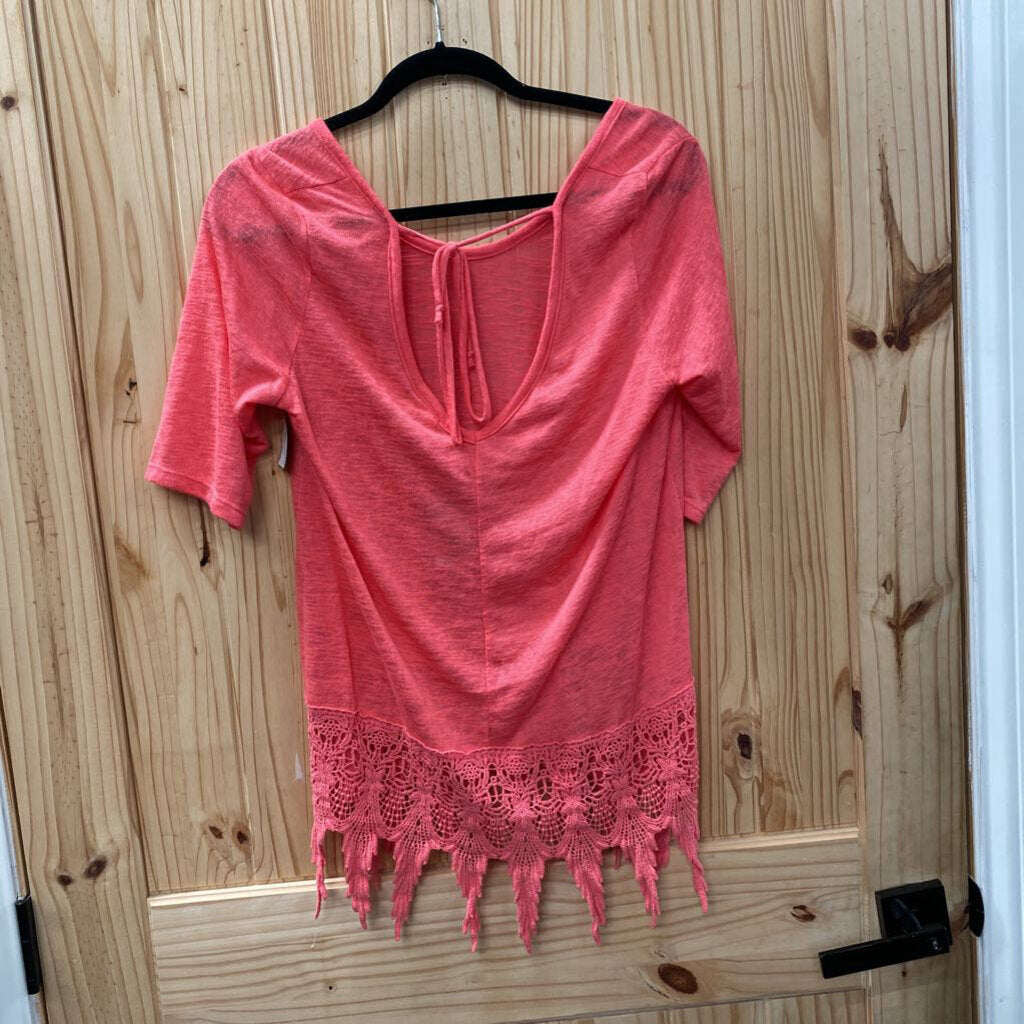 WOMENS DAY TRIP CORAL CASUAL TOP L NWT
