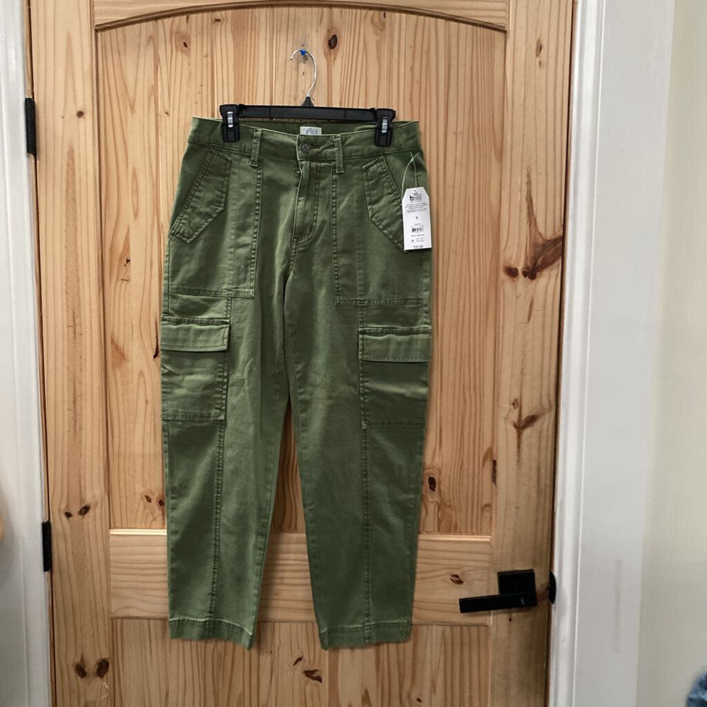 WOMENS TIME & TRU OLIVE GREEN PANTS 8 NWT