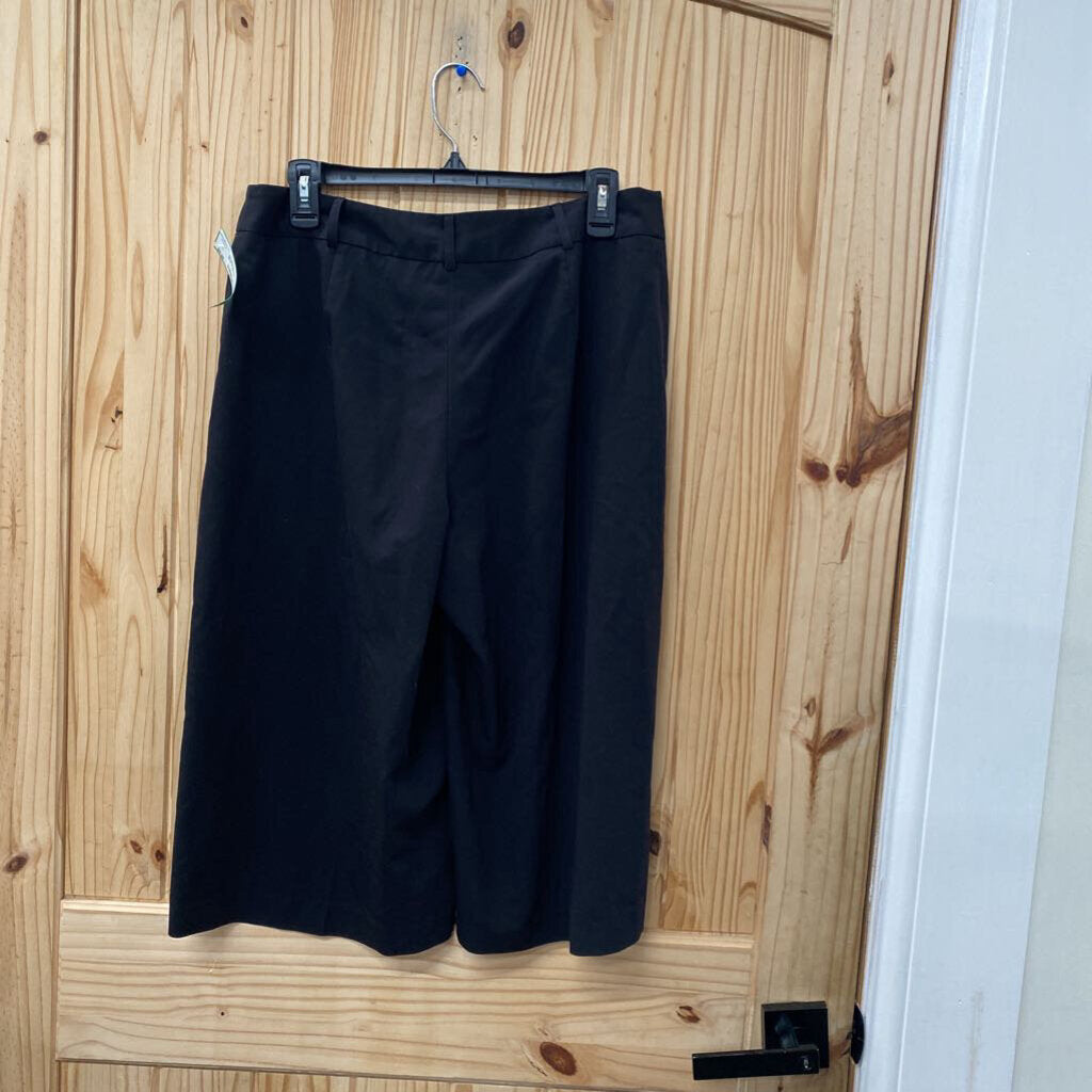 WOMENS WORTHINGTON BLK CAPRIS 10