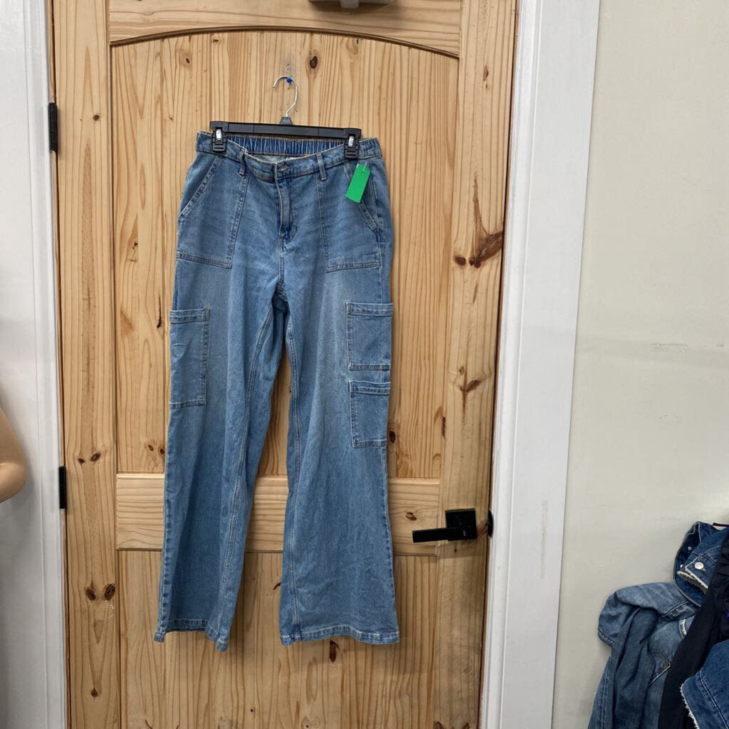 WOMENS NO BOUNDARIES DENIM CARGO JEANS M