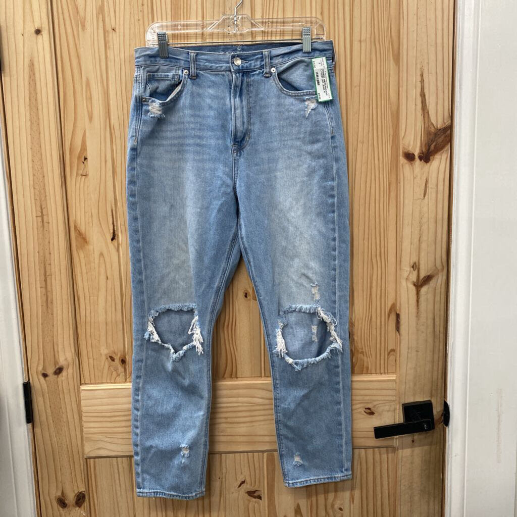 WOMENS AMERICAN EAGLE LT DENIM DIST. JEANS 10