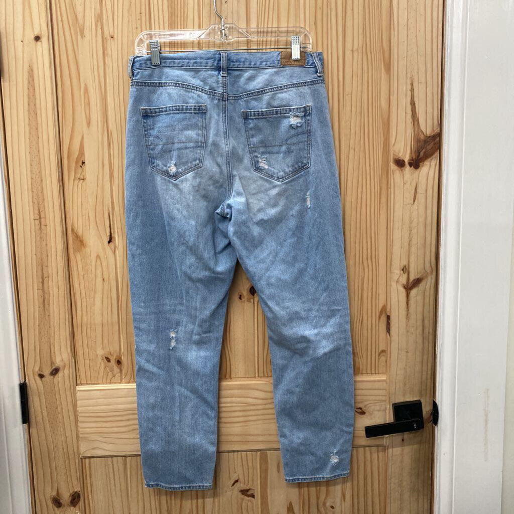 WOMENS AMERICAN EAGLE LT DENIM DIST. JEANS 10