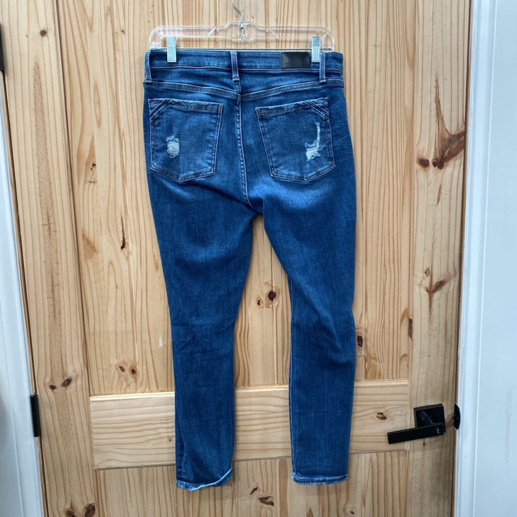 WOMENS BUCKLE BLACK DENIM DIST. JEANS 28