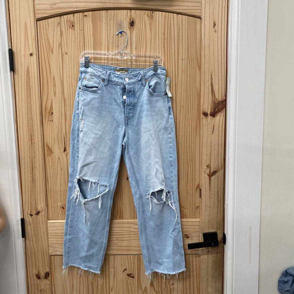 WOMENS LT DENIM DIST. JEANS 8
