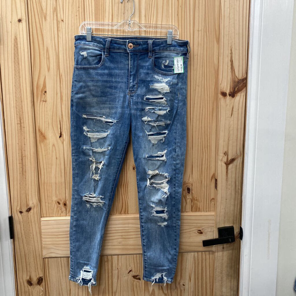 WOMENS AMERICAN EAGLE DENIM DIST. JEANS 12 SHORT