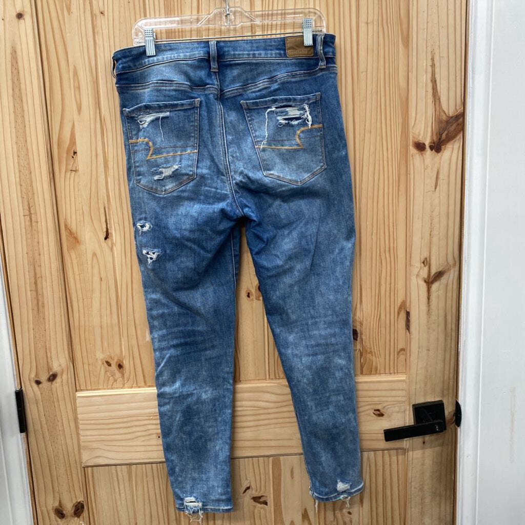 WOMENS AMERICAN EAGLE DENIM DIST. JEANS 12 SHORT