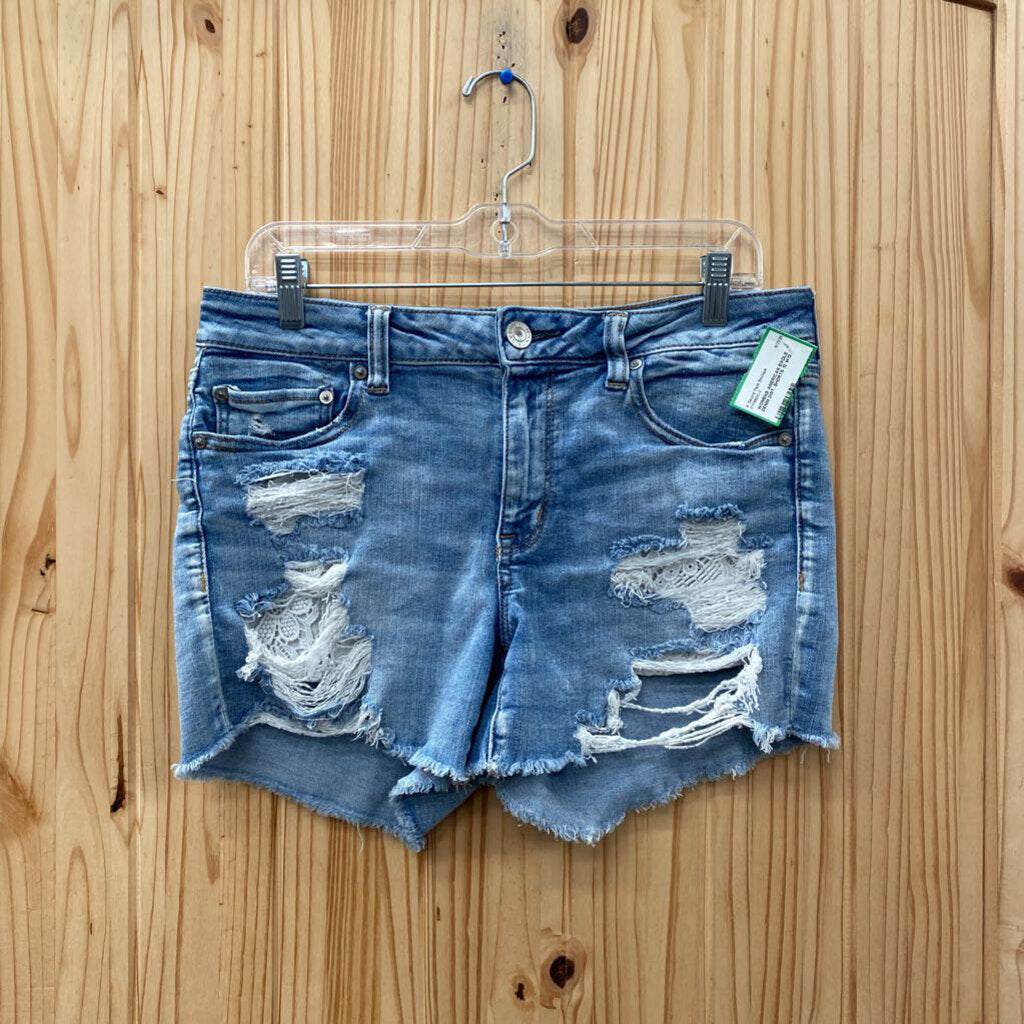 WOMENS AMERICAN EAGLE DENIM DIST. SHORTS 12