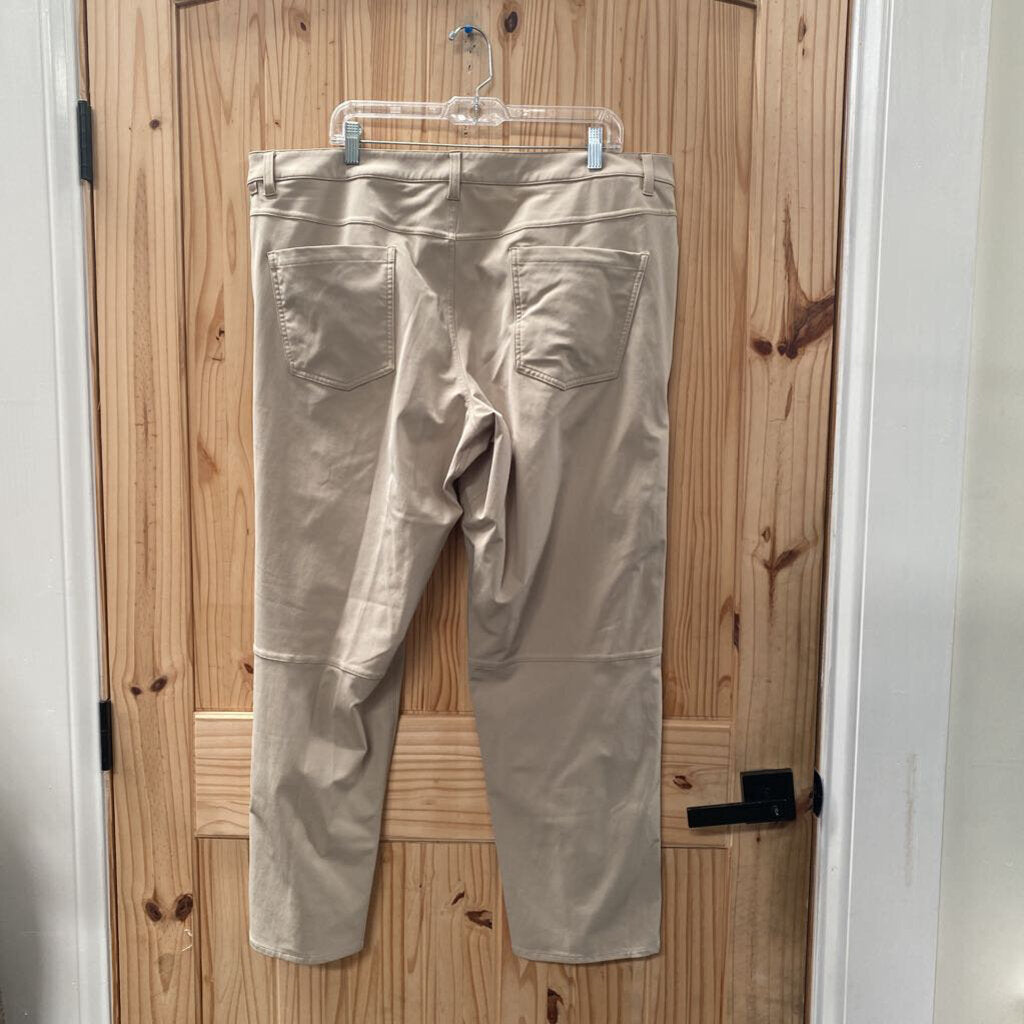 MENS LULULEMON TAN PANTS 40