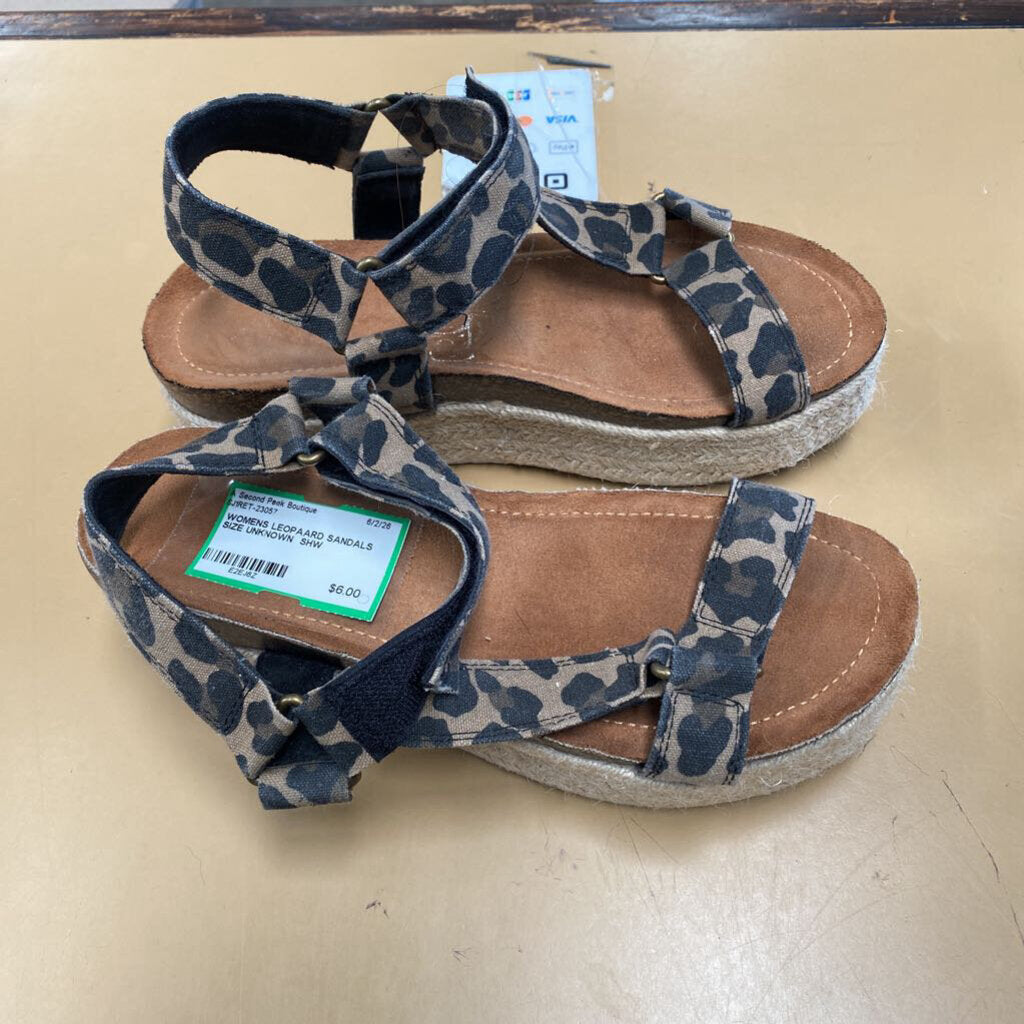 WOMENS LEOPAARD SANDALS SIZE UNKNOWN