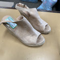 WOMENS CHASE + CHLOE LT TAN WEDGE SANDALS 7.5