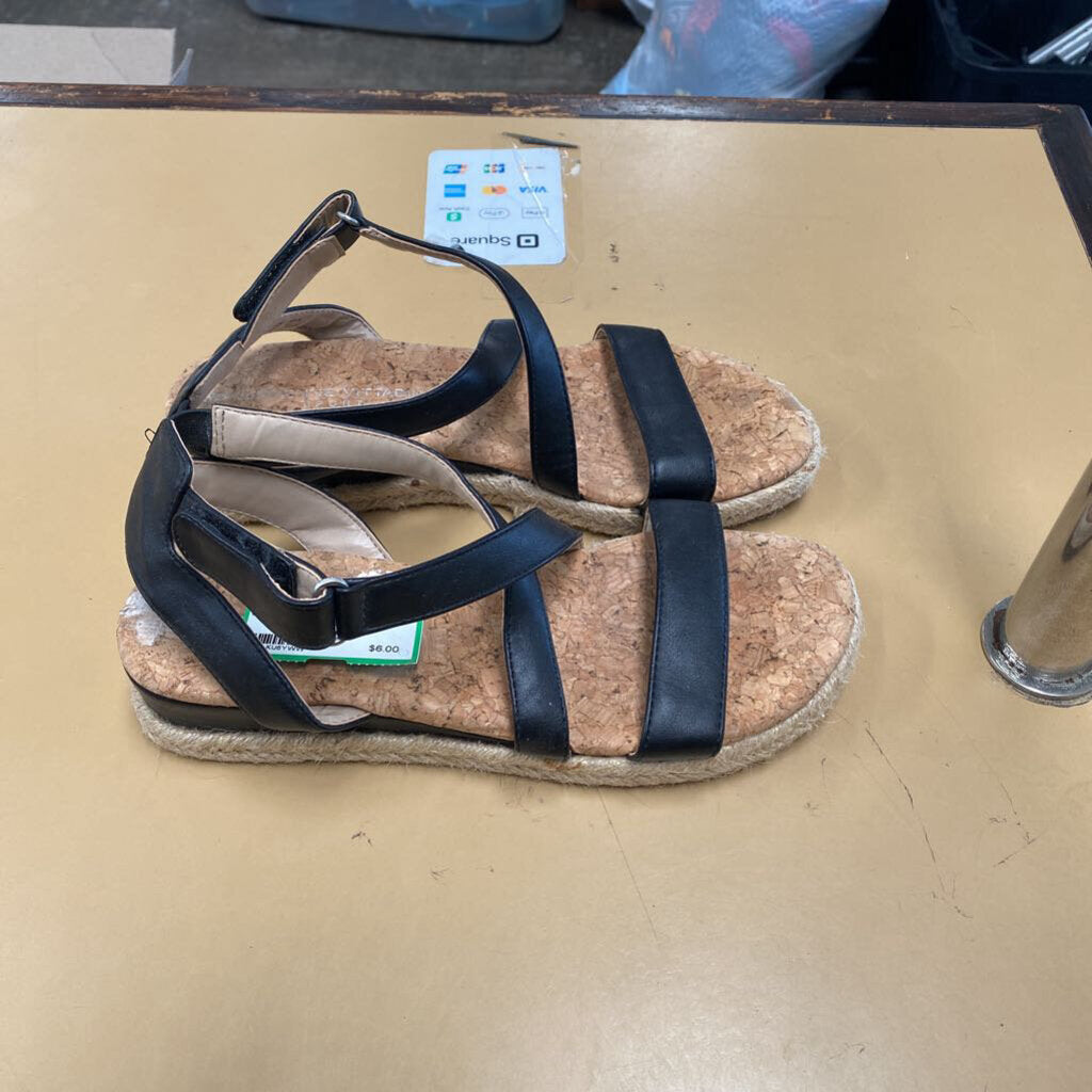 WOMENS ADRIENNE VITTADINI BLK SANDALS 6 1/2