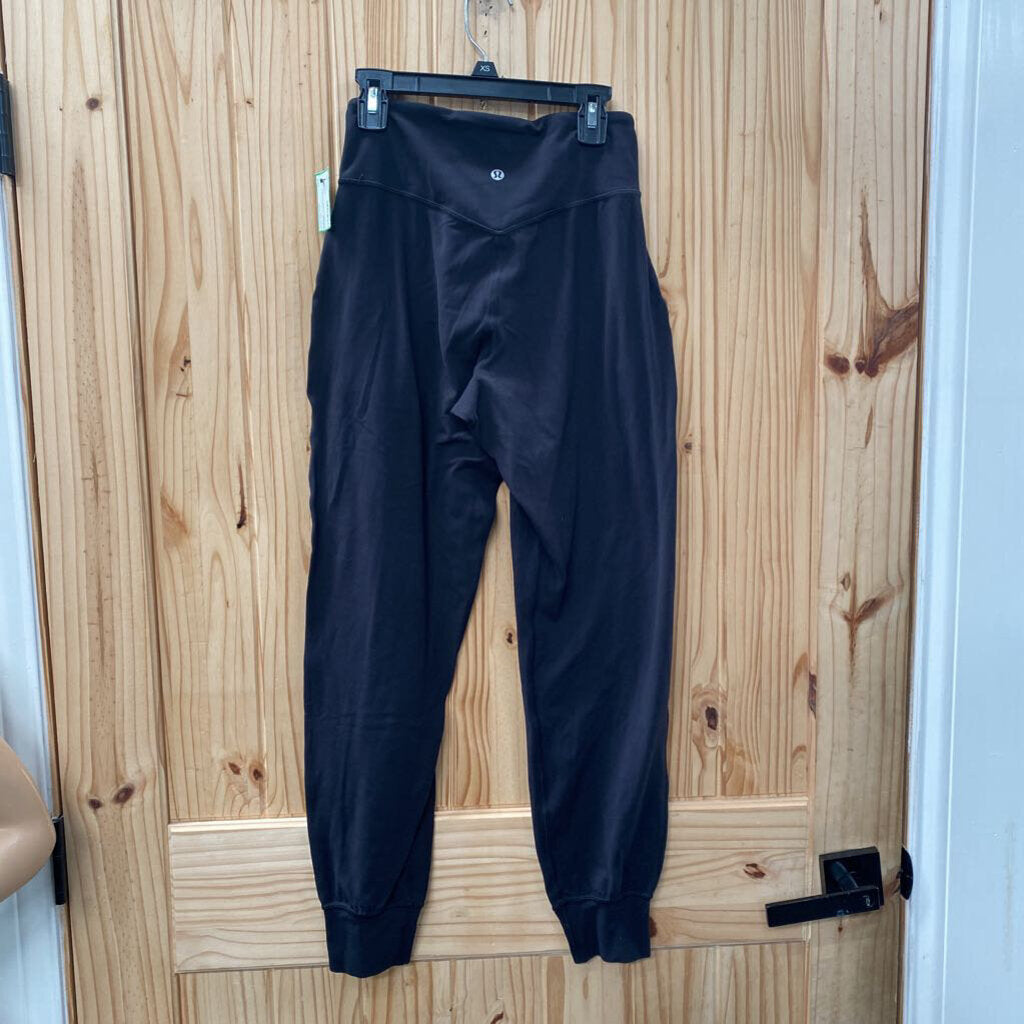 WOMENS LULULEMON BLK JOGGERS 4