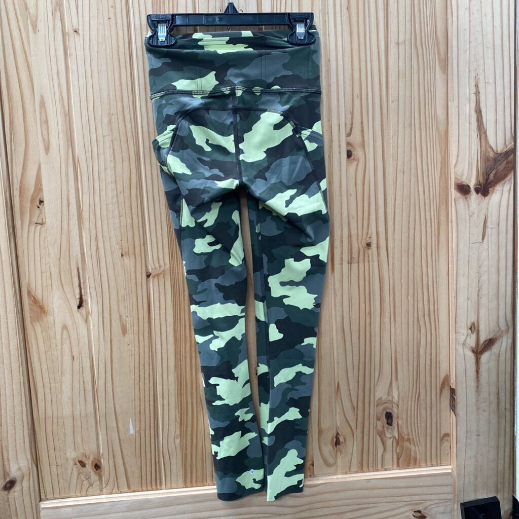WOMENS LULULEMON CAMO LEGGINGS NWOT 0
