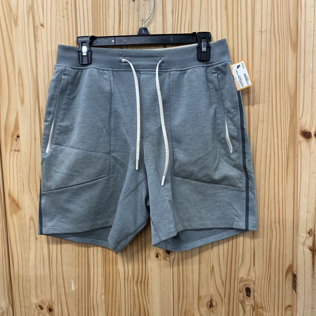 LULULEMON MENS M GREY SHORTS
