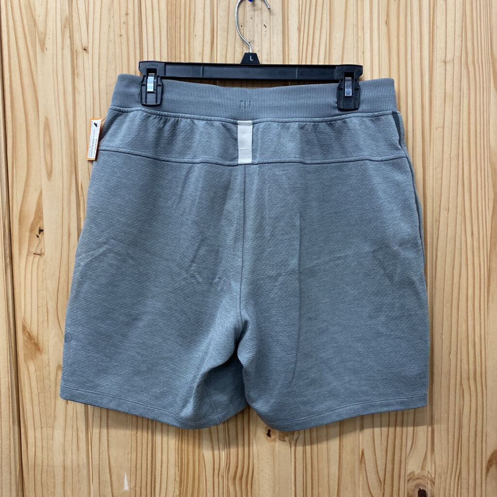 LULULEMON MENS M GREY SHORTS