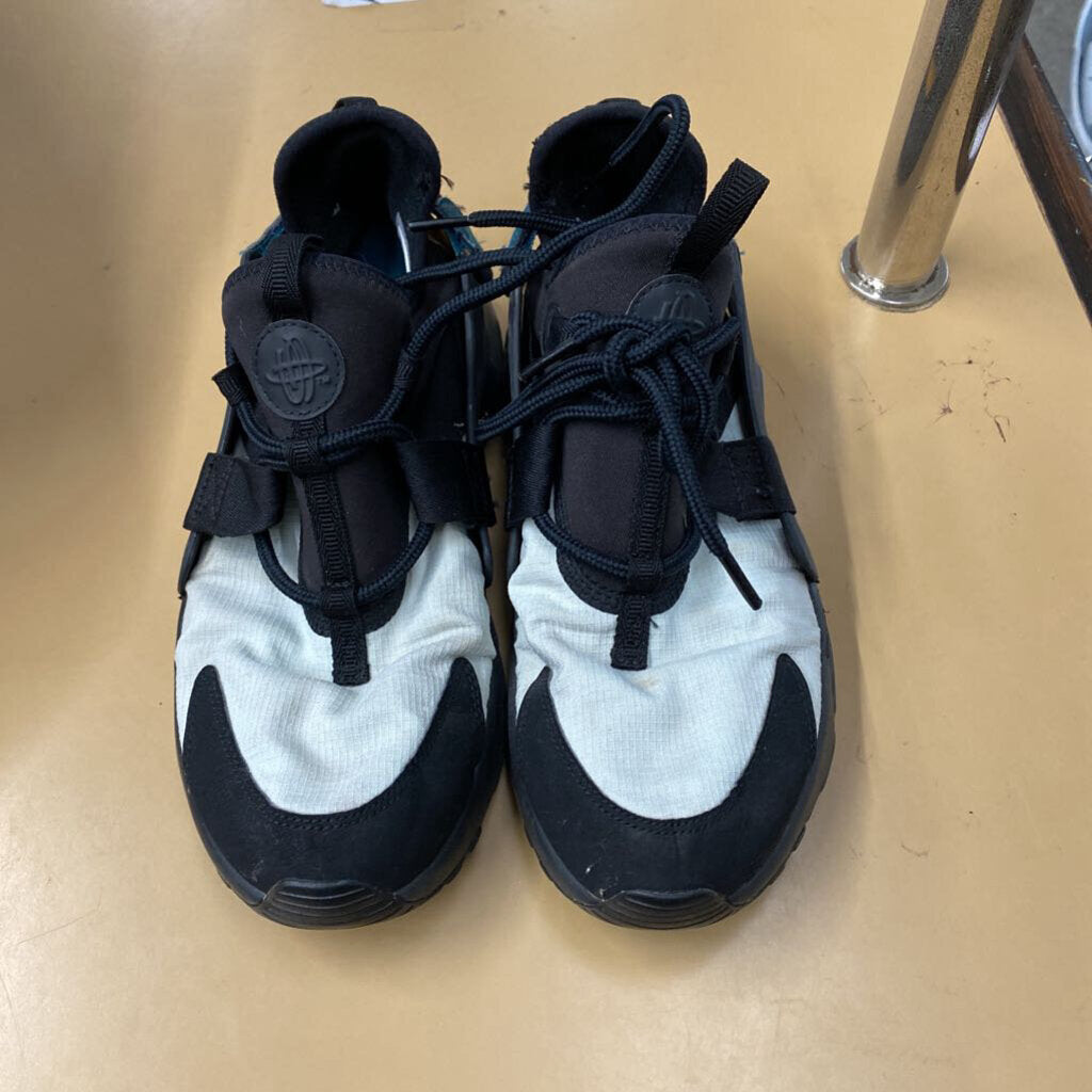 NIKE AIR SHOES 8 1/2 WOMENS
