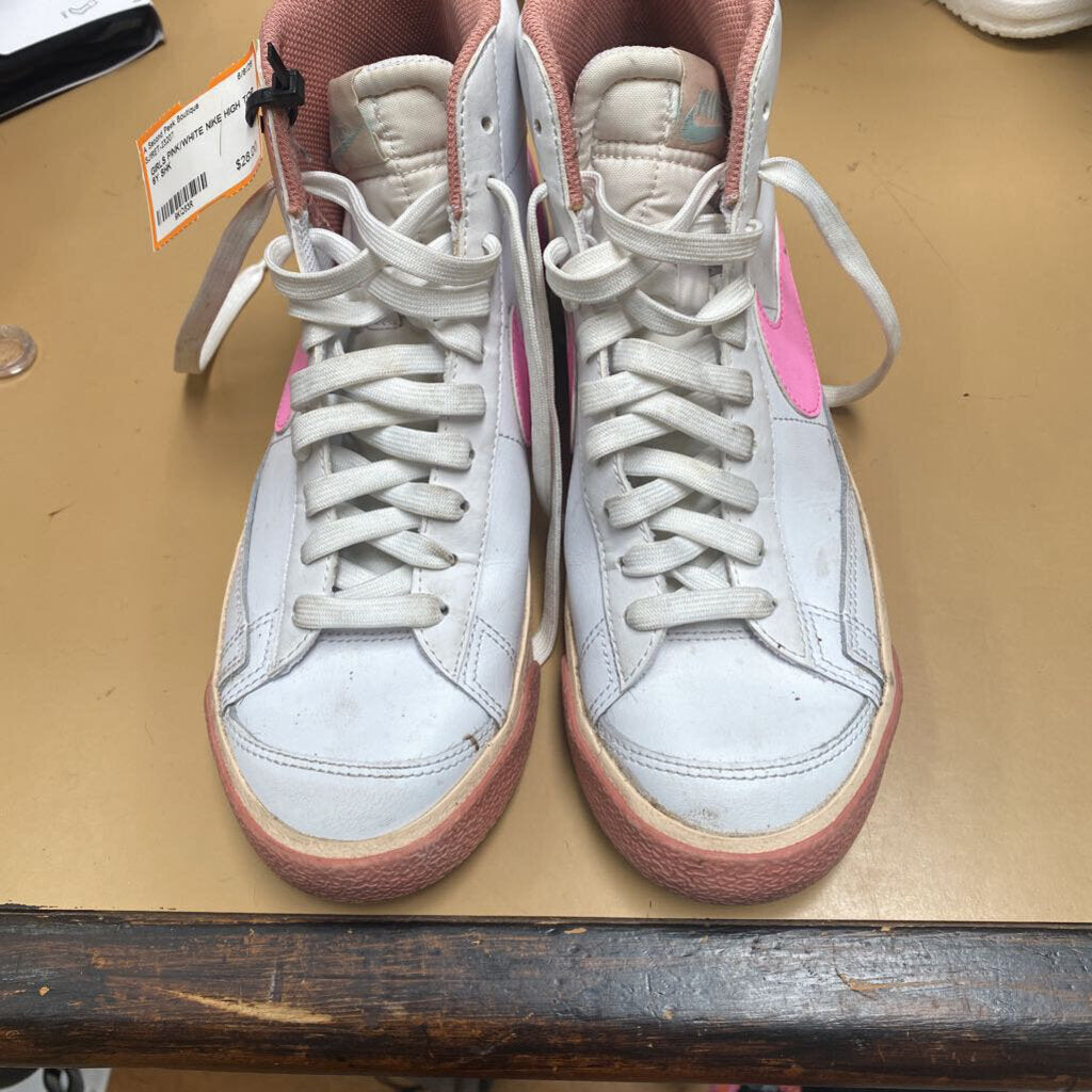 GIRLS PINK/WHITE NIKE HIGH TOP 6Y