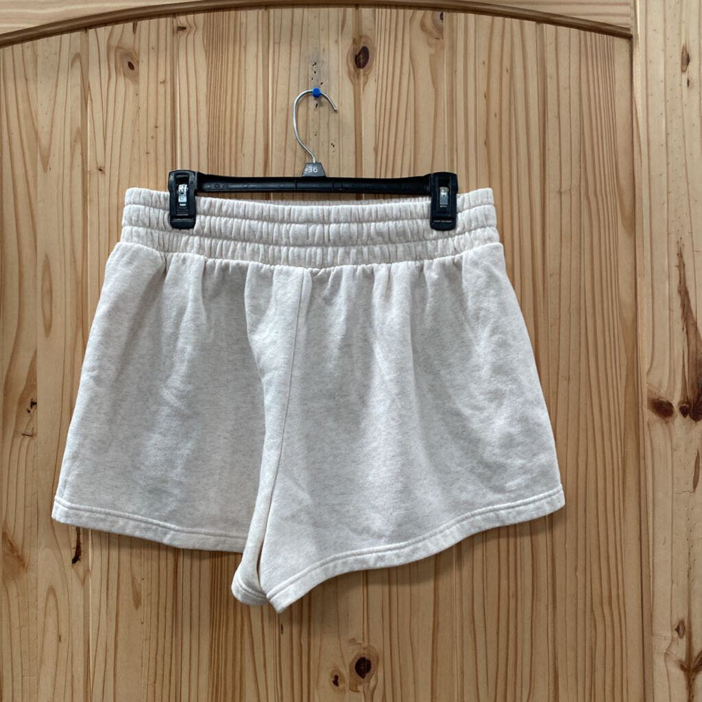 WOMENS UNDER ARMOUR BEIGE SHORTS L