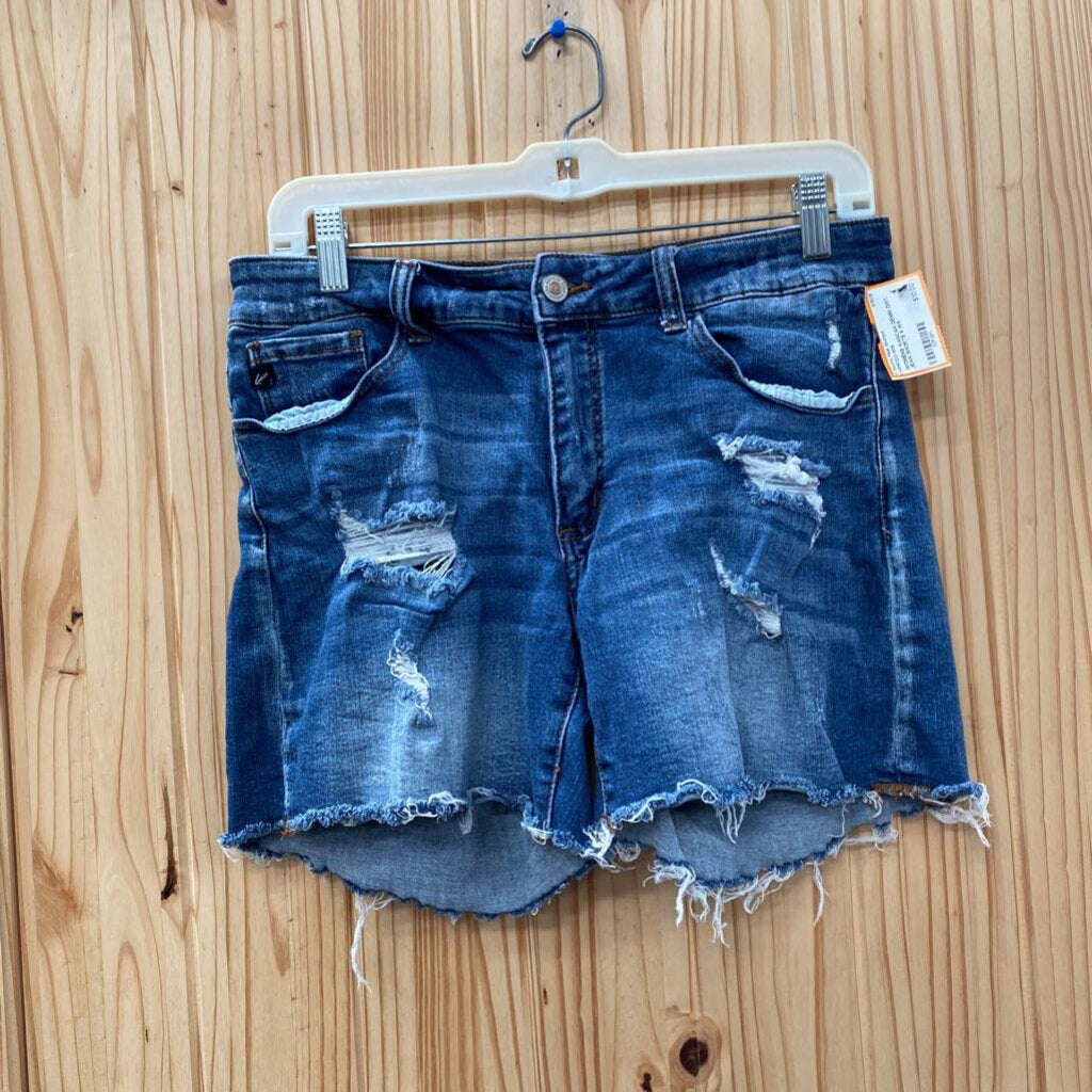 WOMENS KANCAN DENIM DIST. JEAN SHORTS 9