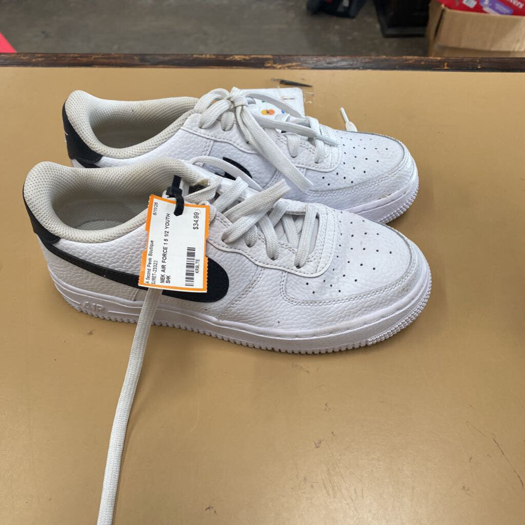 NIEK AIR FORCE 1 5 1/2 YOUTH