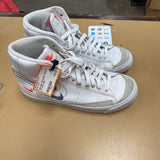 NIKE HIGH TOP SHOES WHITE 5 1/2 YOUTH