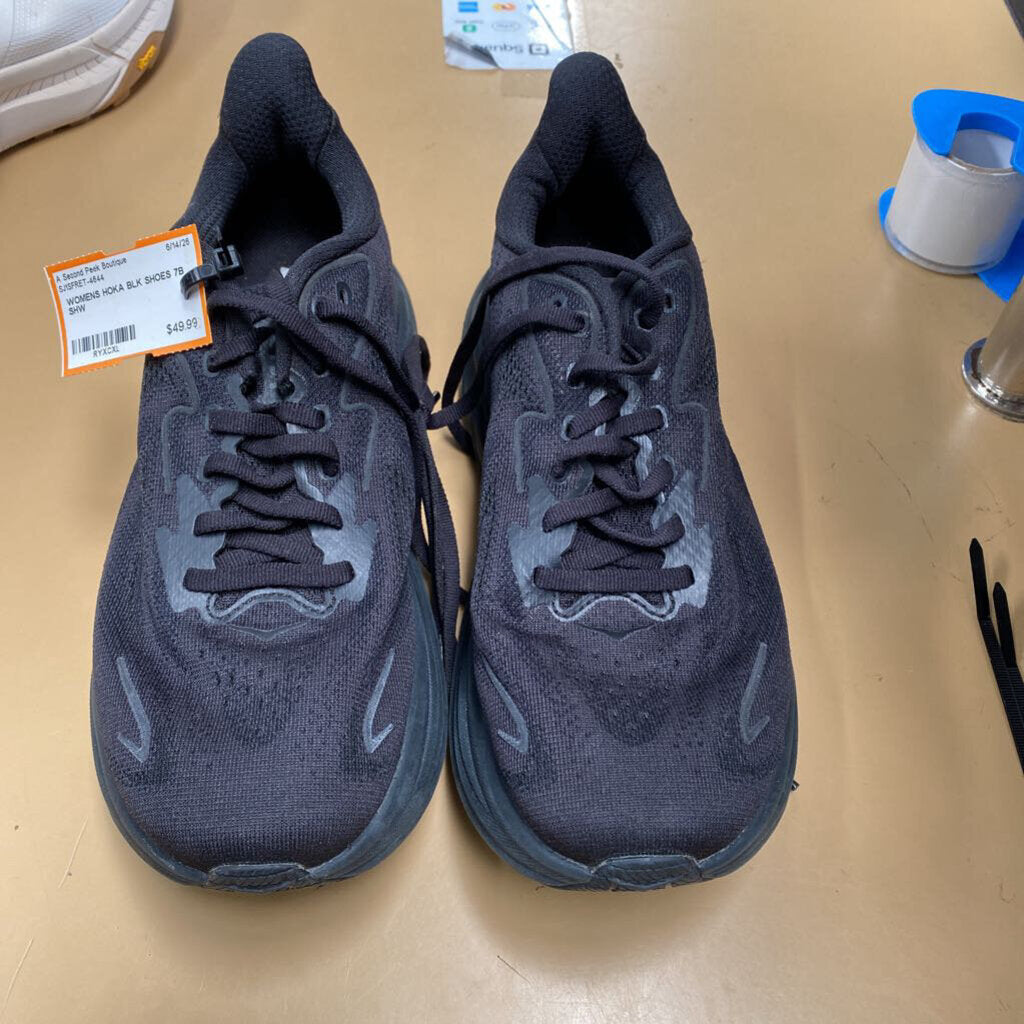 WOMENS HOKA BLK SHOES 7B