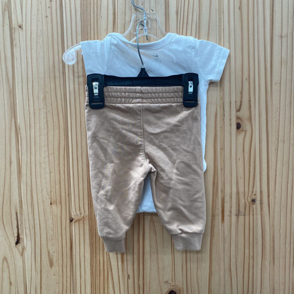 BOYS NIKE 2PC SET TAUPE/WHITE 3M