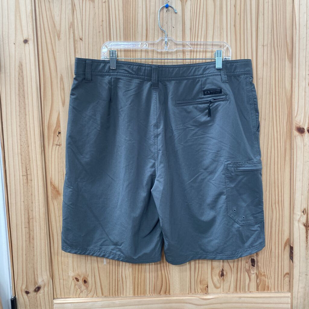 MENS REALTREE GREY SHORTS L