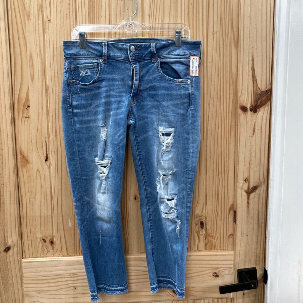 WOMENS AMERICAN EAGLE DENIM DIST. CAPRIS 12