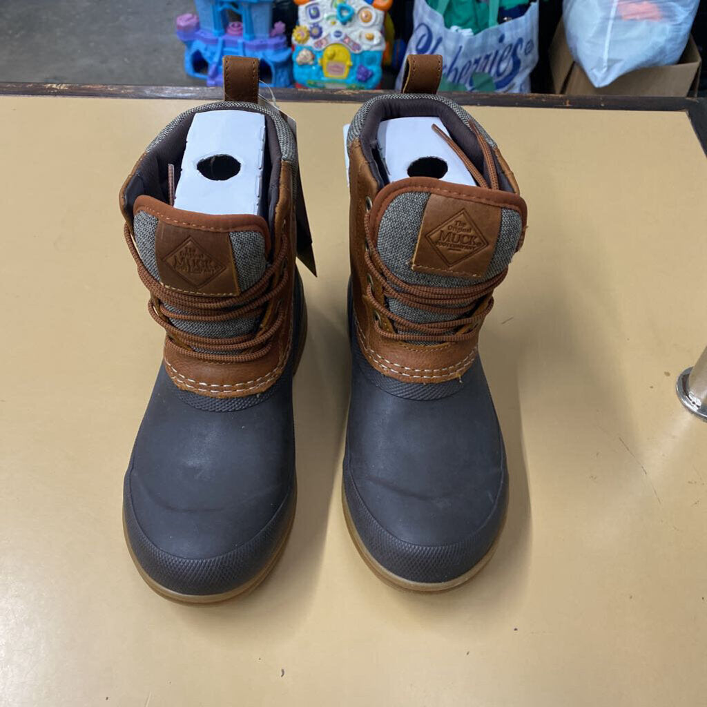WOMENS MUCK DUCK LACE BOOTS 5 NEW