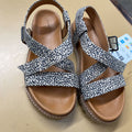 WOMENS UNIVERSAL THREAD SANDALS TAN/BLK 6