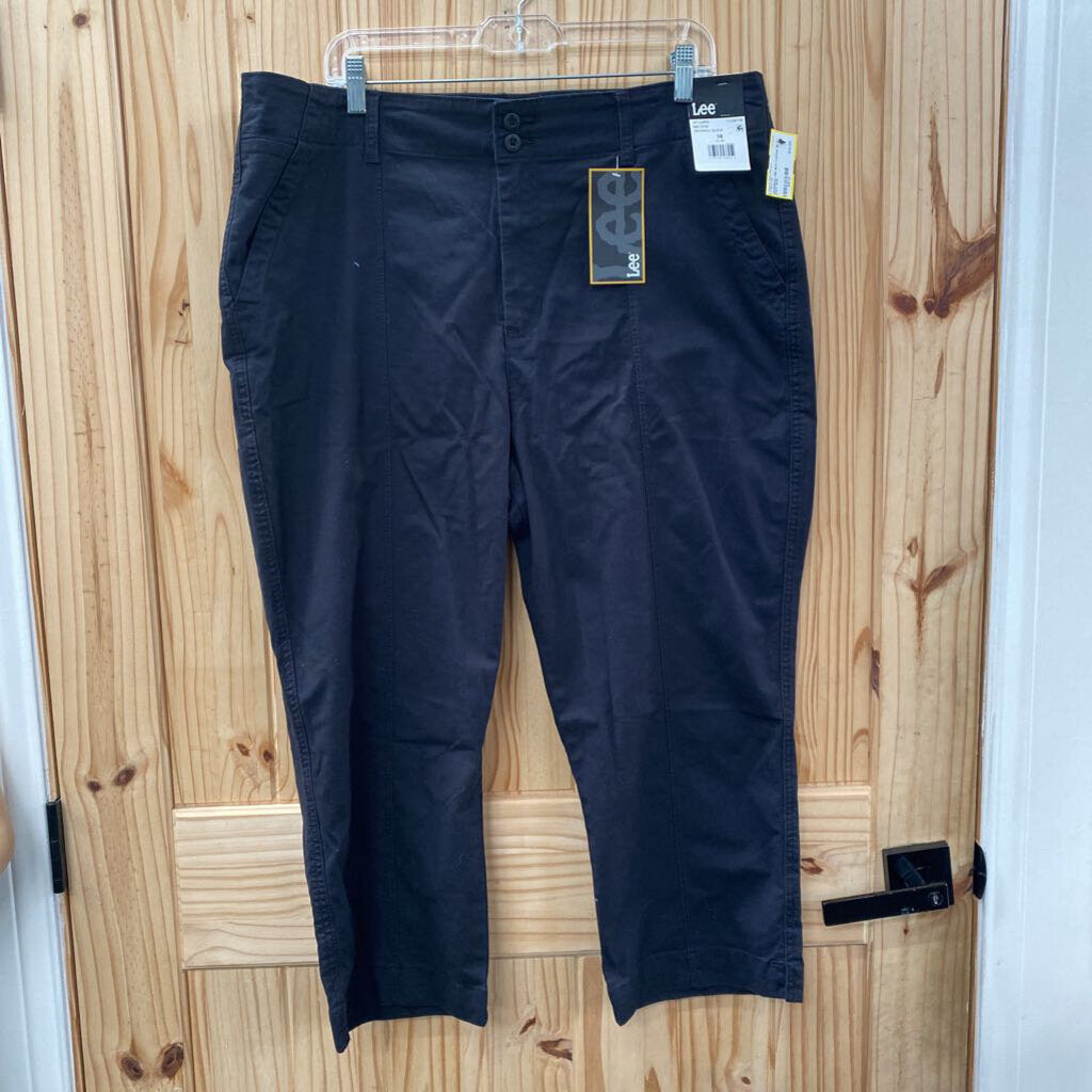 WOMENS LEE BLK CAPRIS 18 NWT