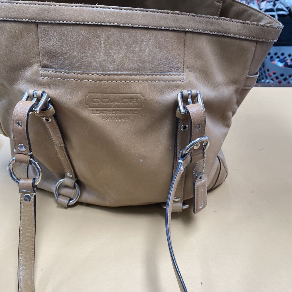 COACH TAN PURSE (FLAWS)