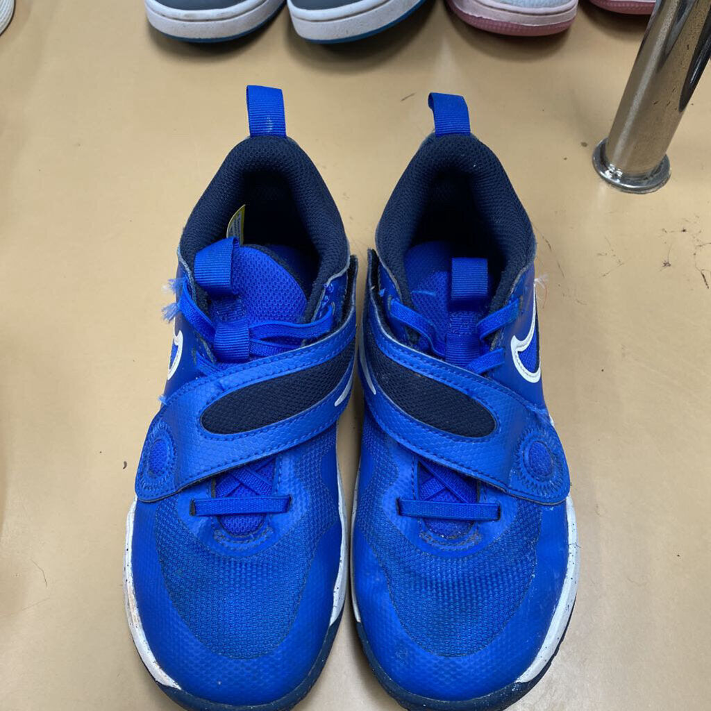 BOYS NIKE SHOES ROYAL BLUE/WHITE 1Y