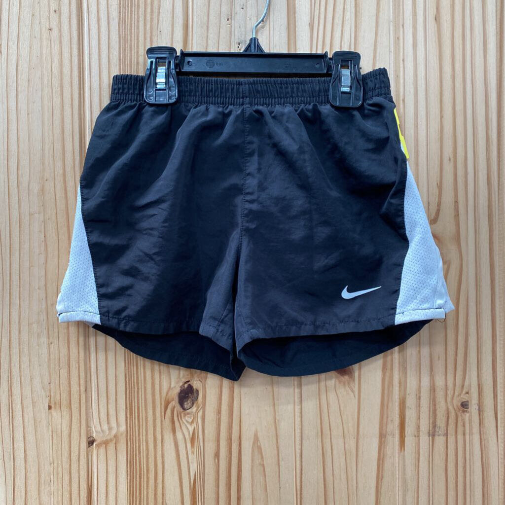 GIRLS NIKE SHORTS BLK//WHITE 6X