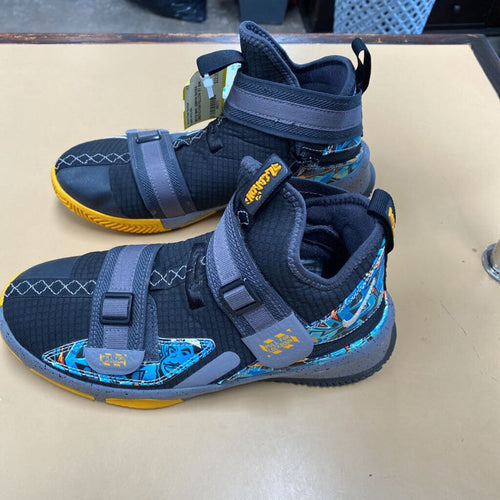 BOYS NIKE LEBRON SHOES GREY/CYAN/YELLOW 6Y