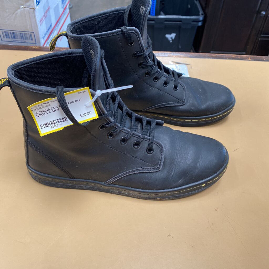 WOMENS DOC MARTENS BLK BOOTS 9