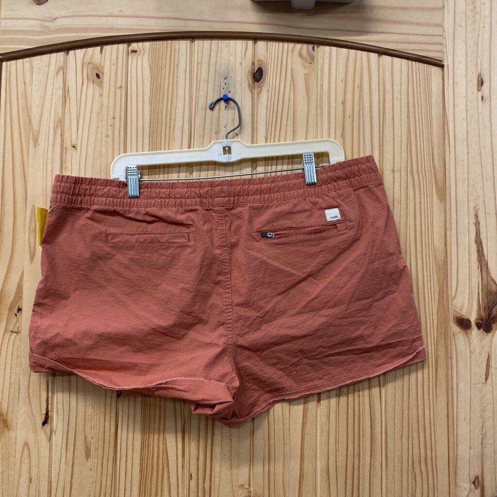 WOMENS VUORI DK CORAL SHORTS XXL