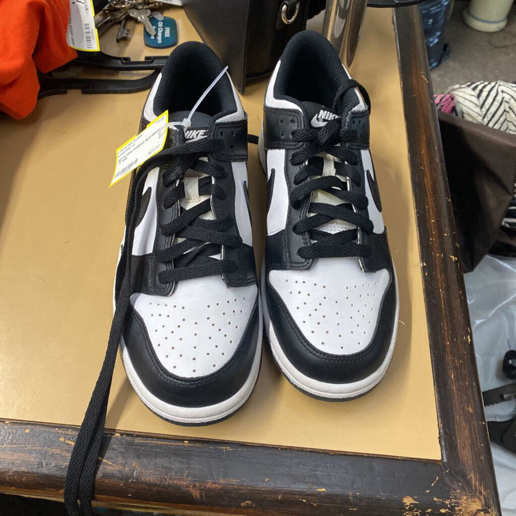 BOYS NIKE PANDAS BLK/WHITE 7Y