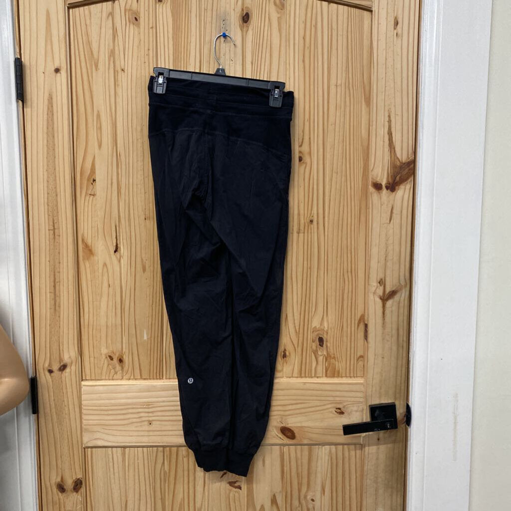 WOMENS LULULEMON BLK JOGGER PANTS 2