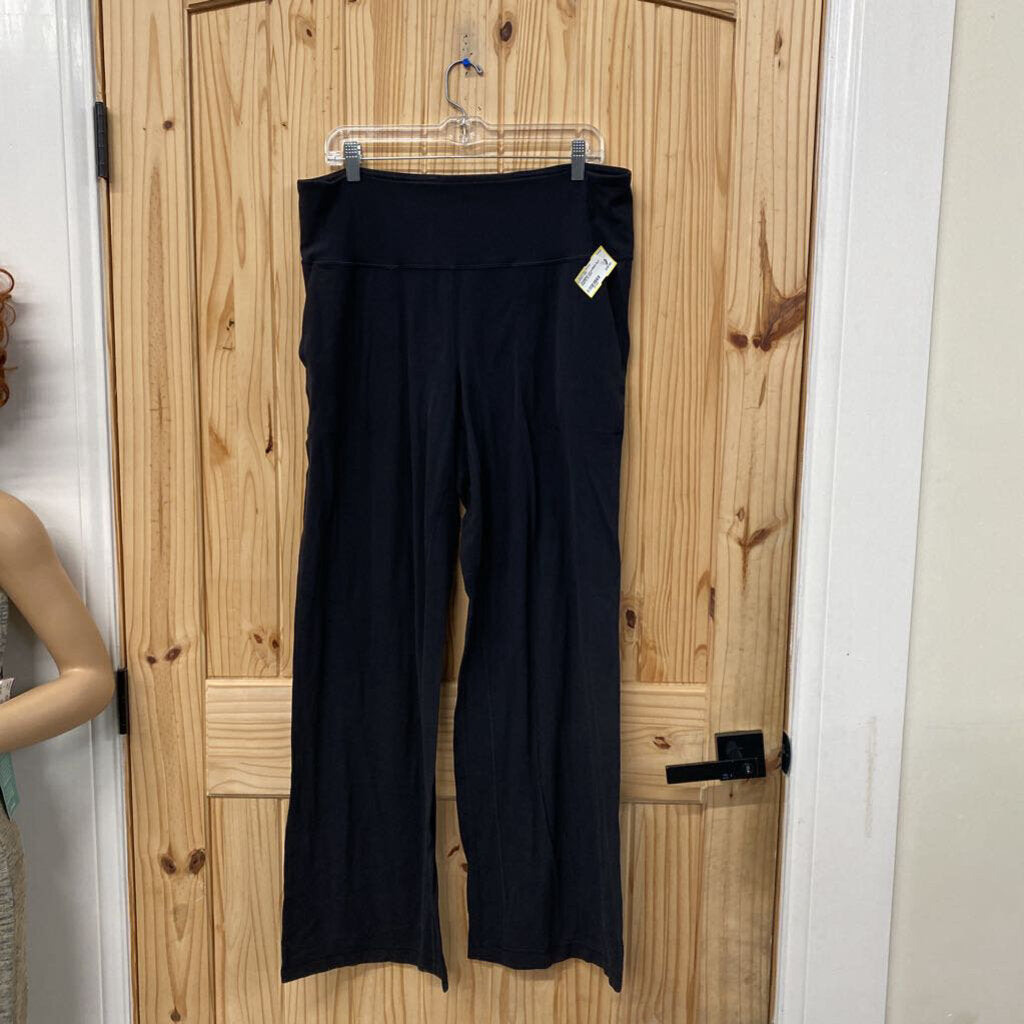WOMENS LULULEMON BLK PANTS 14