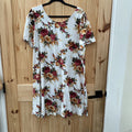 WOMENS VIBE WHITE FLORAL DRESS 2X