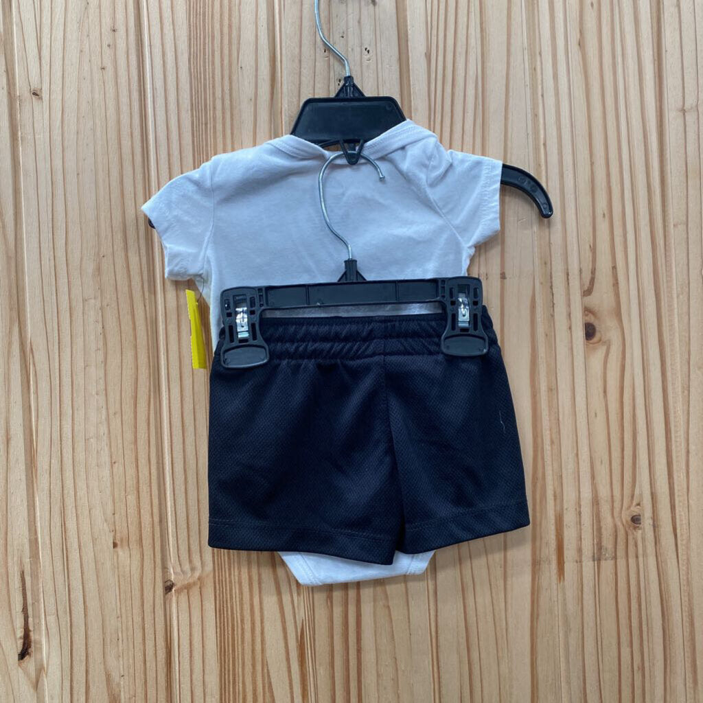 BOYS NIKES 2PC SET WHITE/BLK 3M
