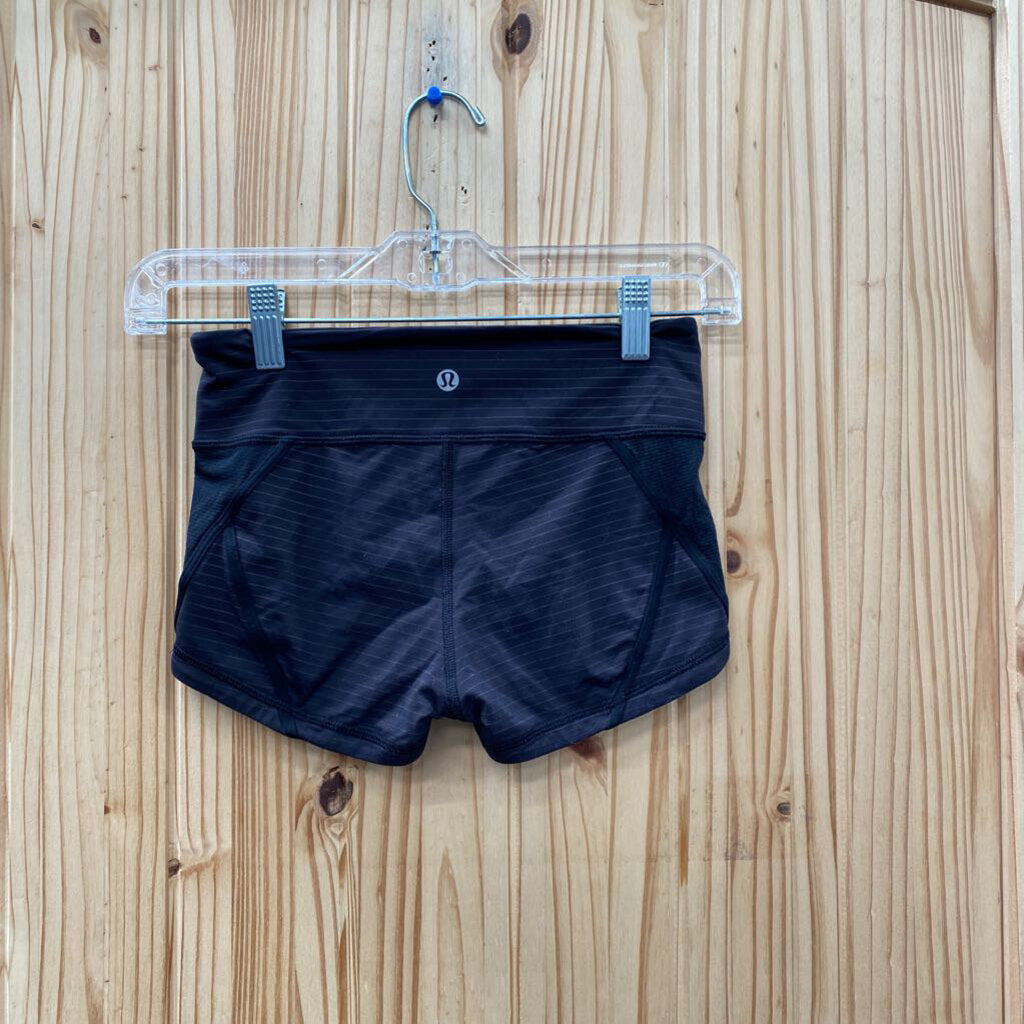 LULULEMON BLK PINSTRIPE SHORTS 4