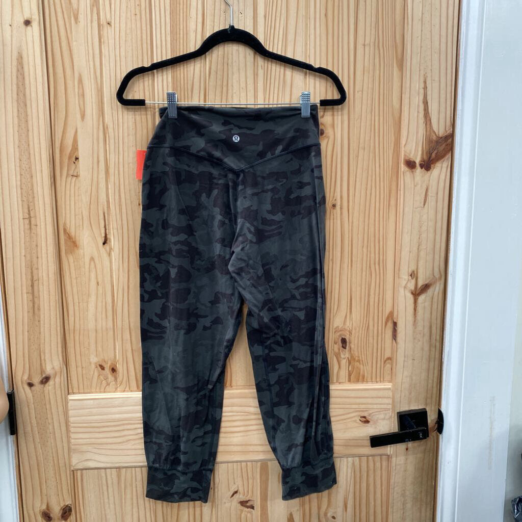 LULULEMON GREEN CAMO JOGGERS 6