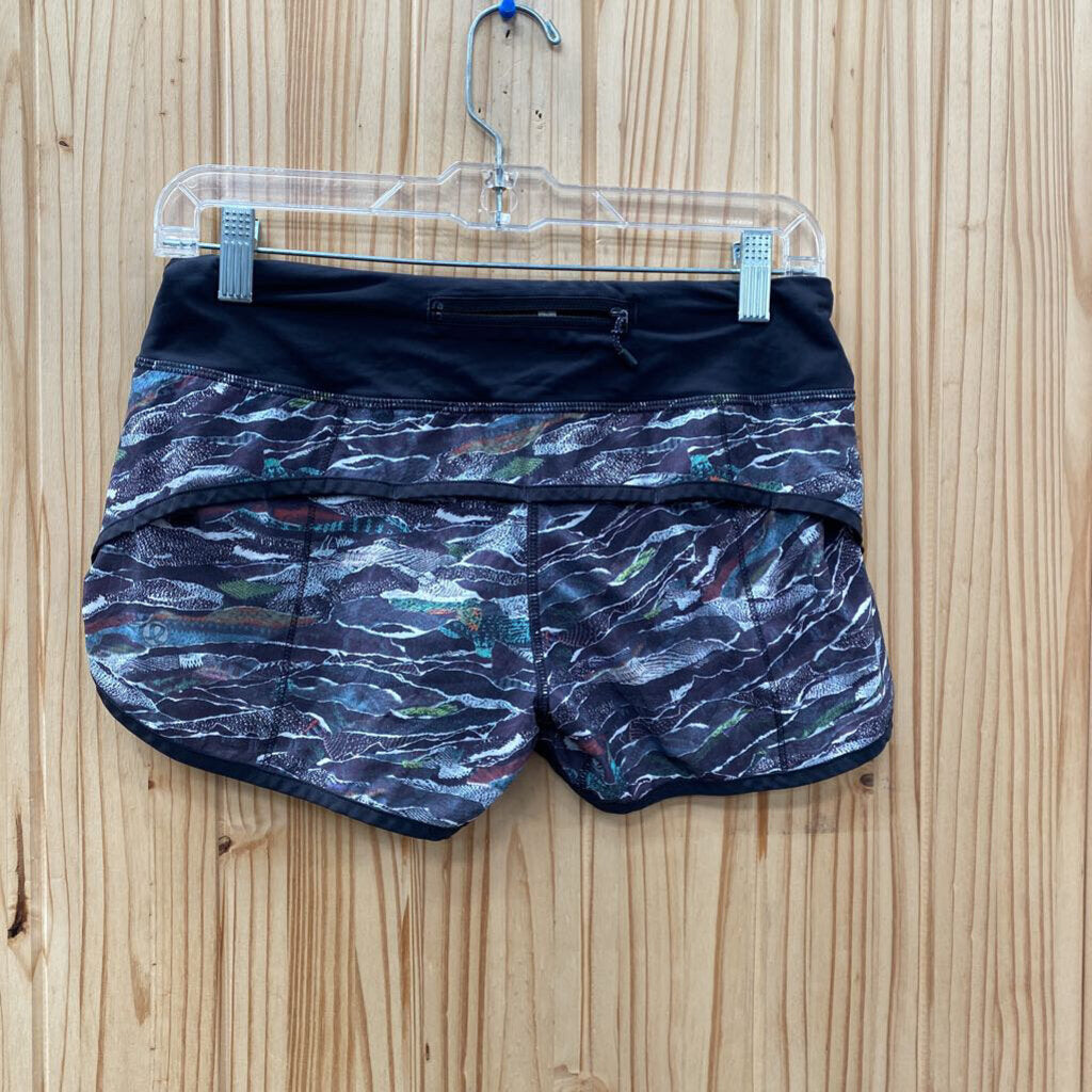 LULULEMON BLK SHORTS W/PATTERN 4