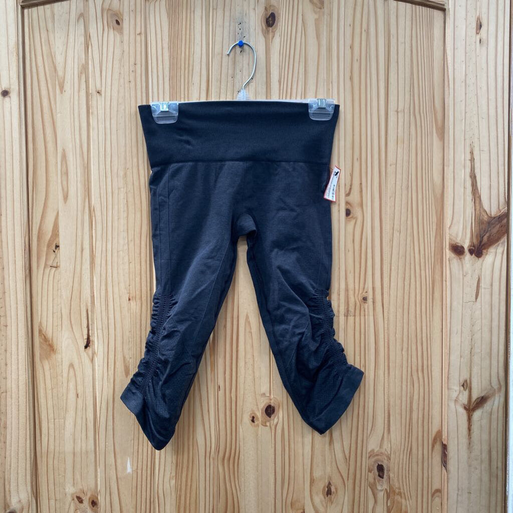 LULULEMON CHARCOAL CROP COMPRESSION LEGGINGS 4