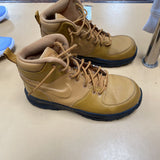 NIKE BOOTS CHESTNUT 6.5Y