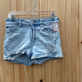 WOMENS AMERICAN EAGLE LT DENIM DIST. JEAN SHORTS 6